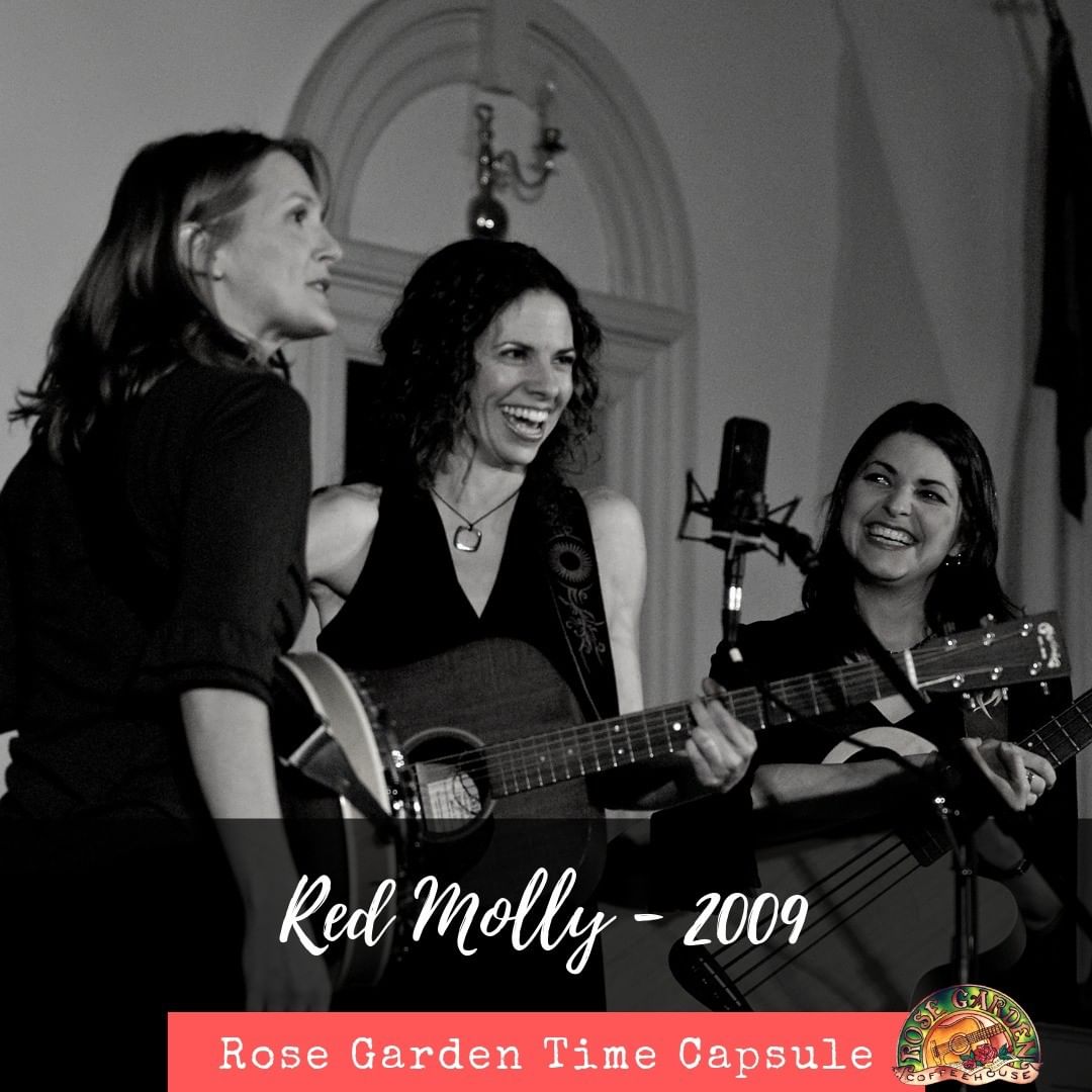 Looking back for our 30th ... Red Molly in 2009. Join us for our next show on Saturday, April 13, featuring The Kennedys. Tix: http://bit.ly/RG19kennedys

@the_kennedys_music @redmollyband @abbiegmusic