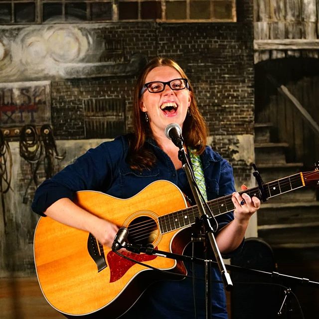 Grace Morrison in the TV studio ahead of Oct 20 Rose Garden split show with @LisaBastoni http://bit.ly/RG18GraceLisa @realgracemusic